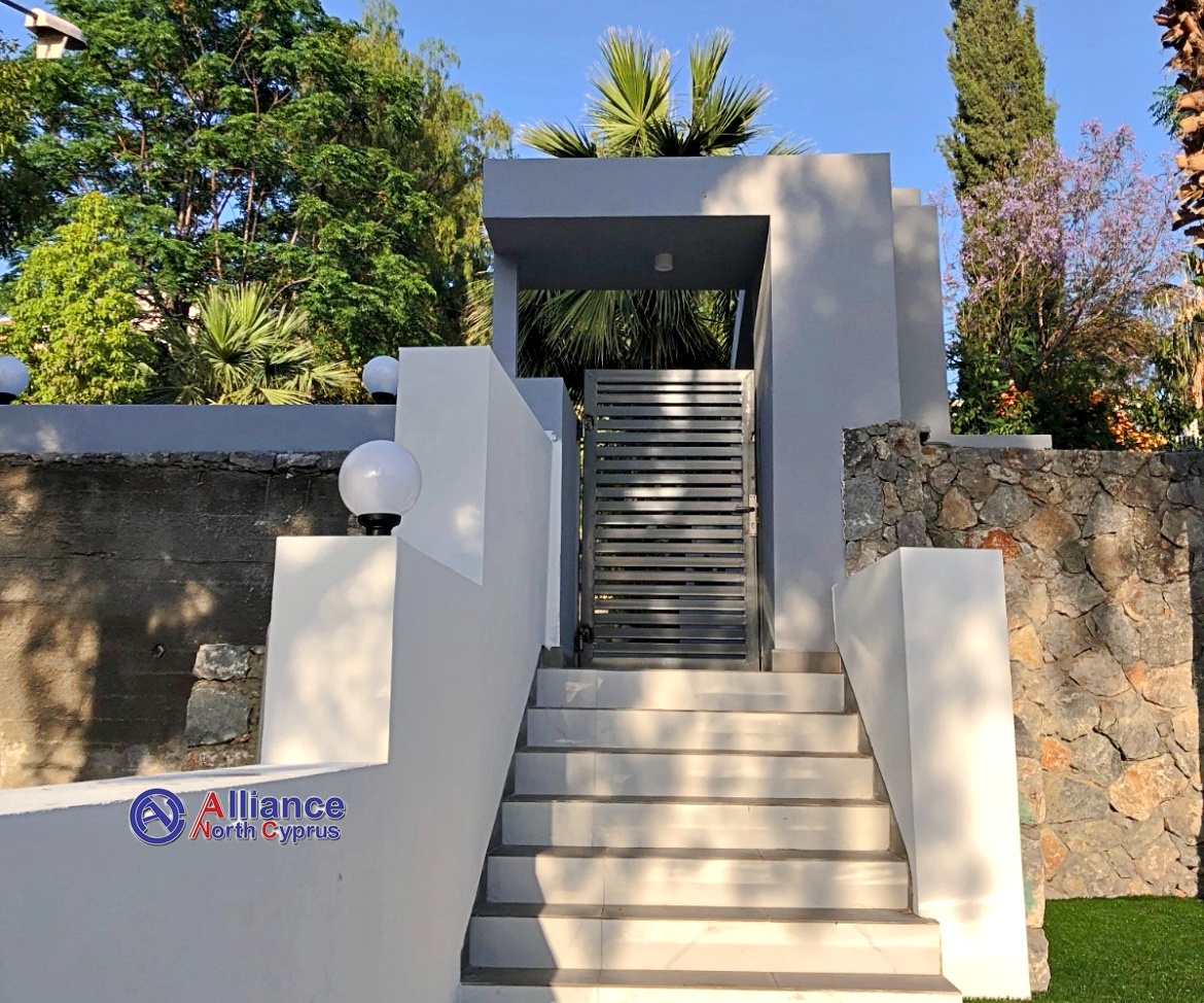 A unique villa in the upper part of the city of Kyrenia