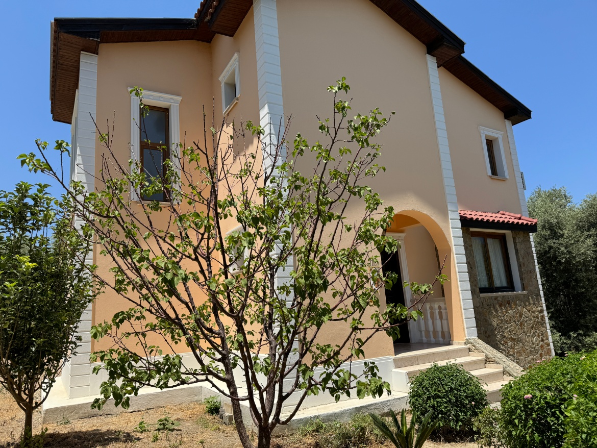 Villa in Ozankoy with private pool and large plot!