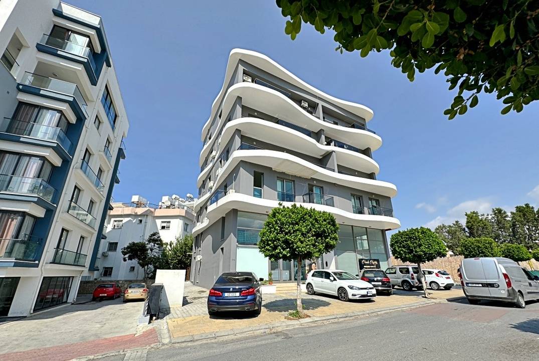Apartment in Kyrenia, port area, Turkish titles!