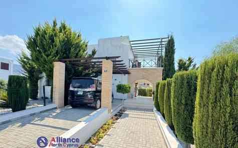 Spacious villa in Tatlisu in a complex with a swimming pool on the seashore