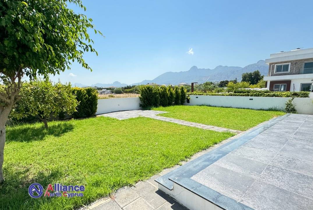 Modern villa in Catalkoy 4+1, 200 meters from the sea!