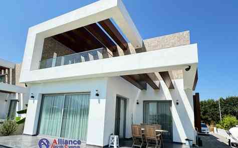 Modern villa in Catalkoy 4+1, 200 meters from the sea!