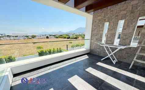 Modern villa in Catalkoy 4+1, 200 meters from the sea!