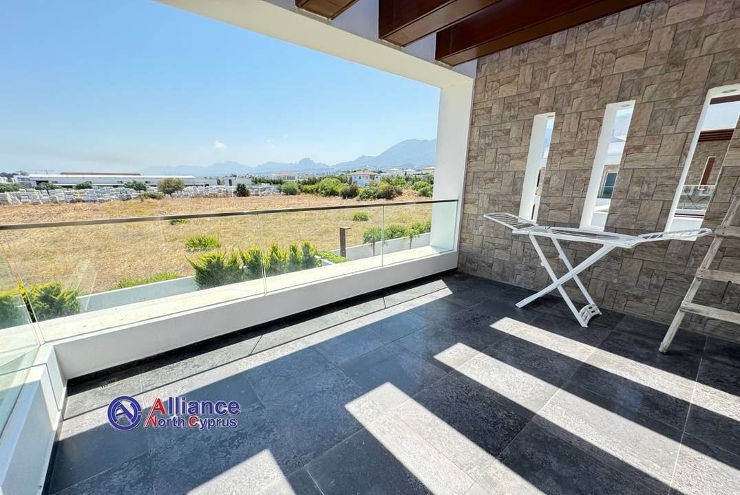 Modern villa in Catalkoy 4+1, 200 meters from the sea!