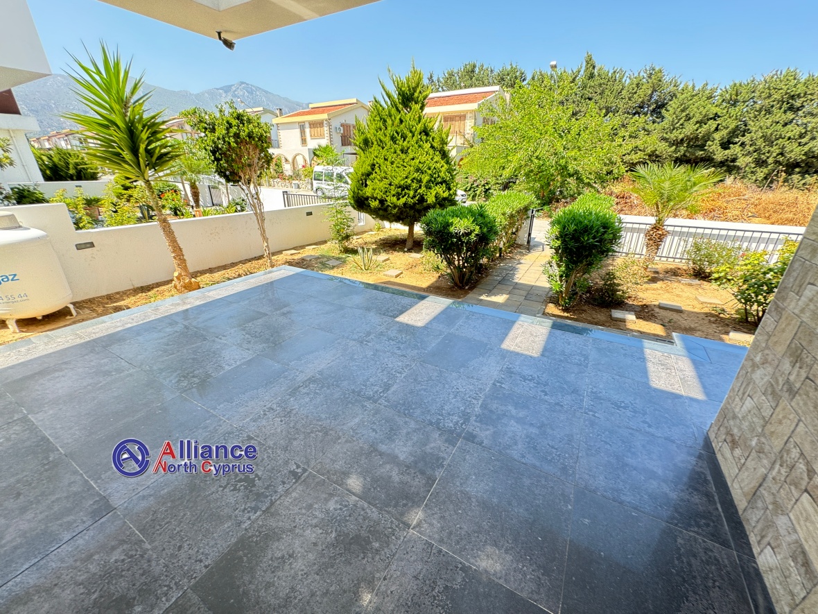 Modern villa in Catalkoy 4+1, 200 meters from the sea!