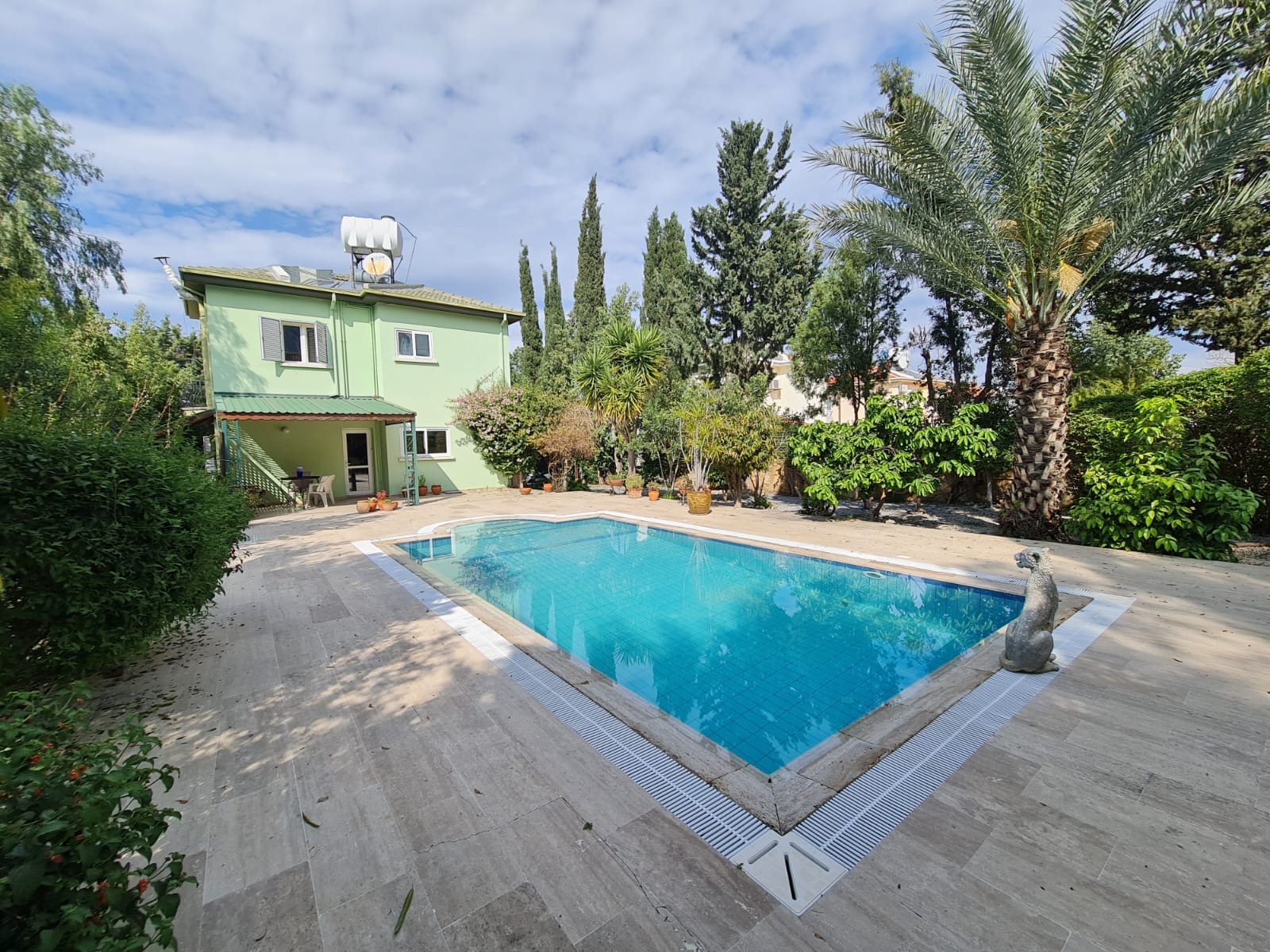 Villa with pool in Karaoglanoglu for rent