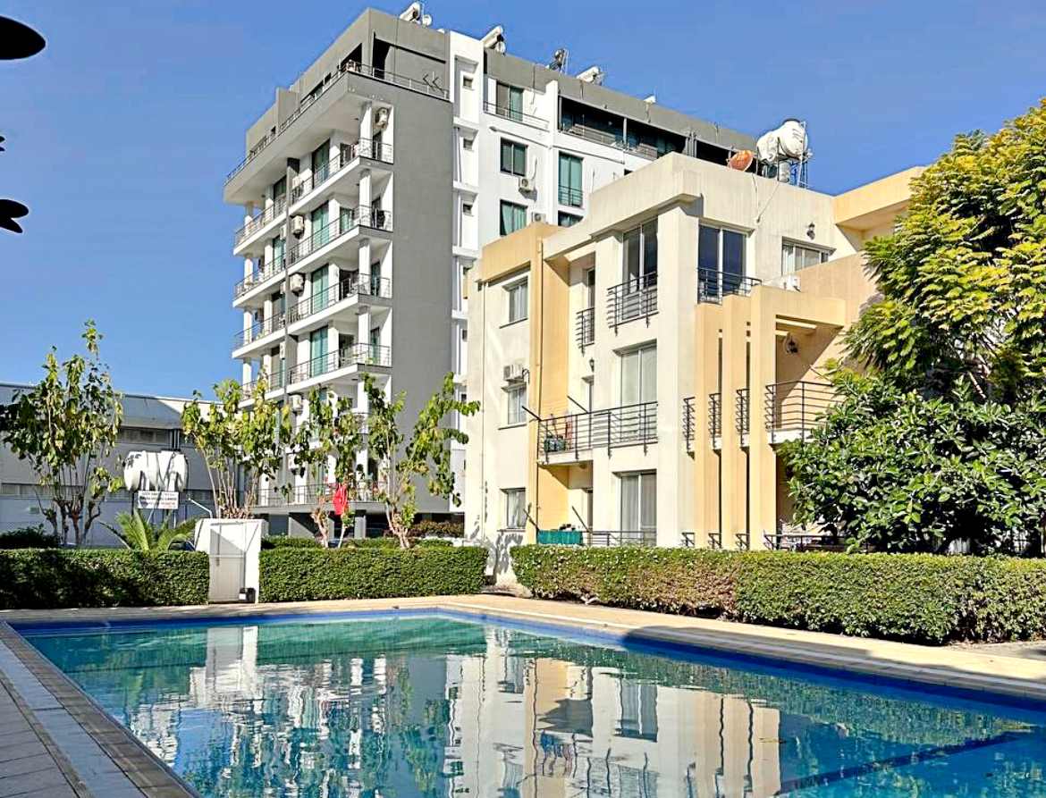 Luxury 3+1 apartment in a quiet complex in the center of Kyrenia