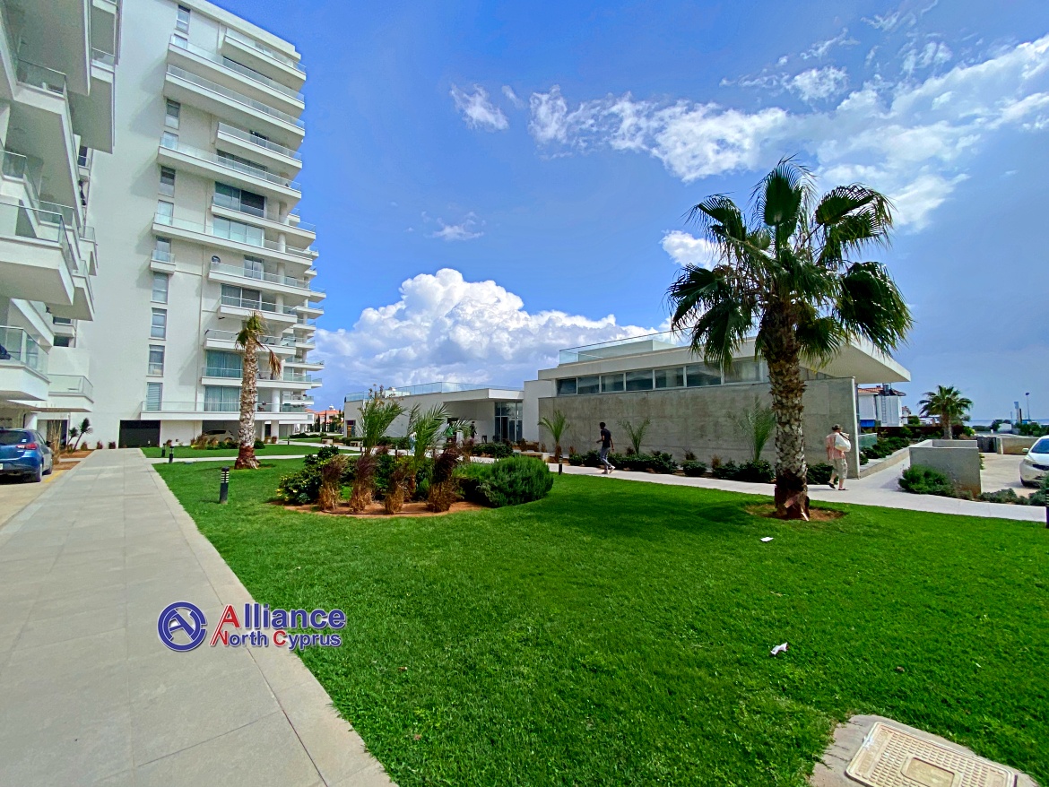 Spacious and Modern 2+1 Apartment for Sale in the Exclusive "Abelia" Complex by the Sea!