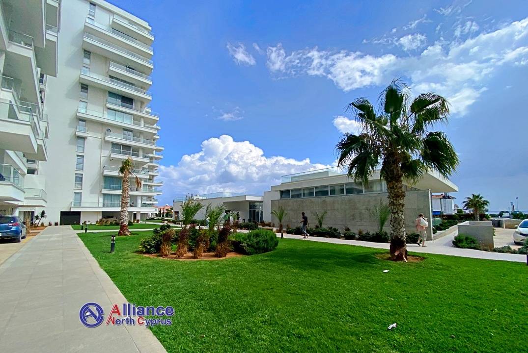 Spacious and Modern 2+1 Apartment for Sale in the Exclusive "Abelia" Complex by the Sea!